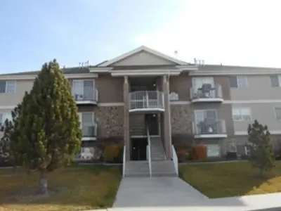 1273 W 1420 N
