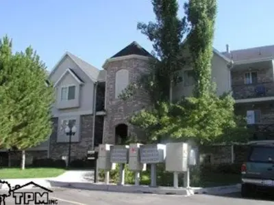 1649 Grandview Ln